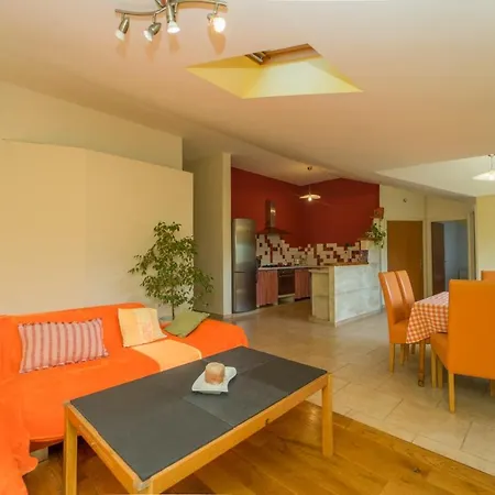 Apartment Protic