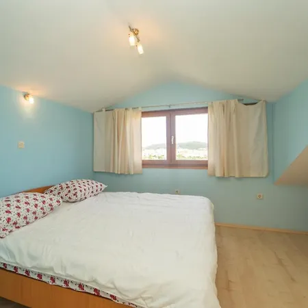 Apartment Protic