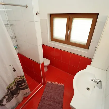 Protic Apartment