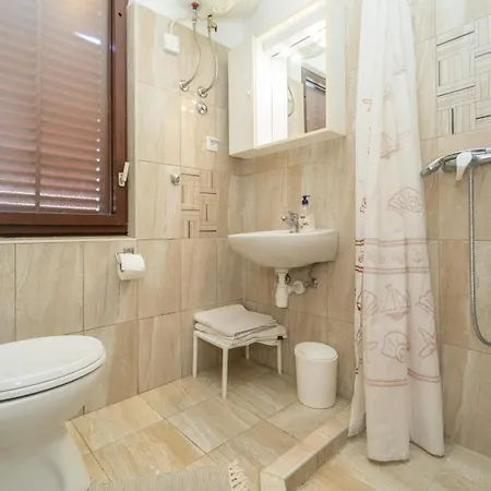 Apartment Protic