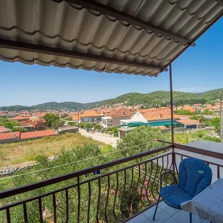 Protic Apartment